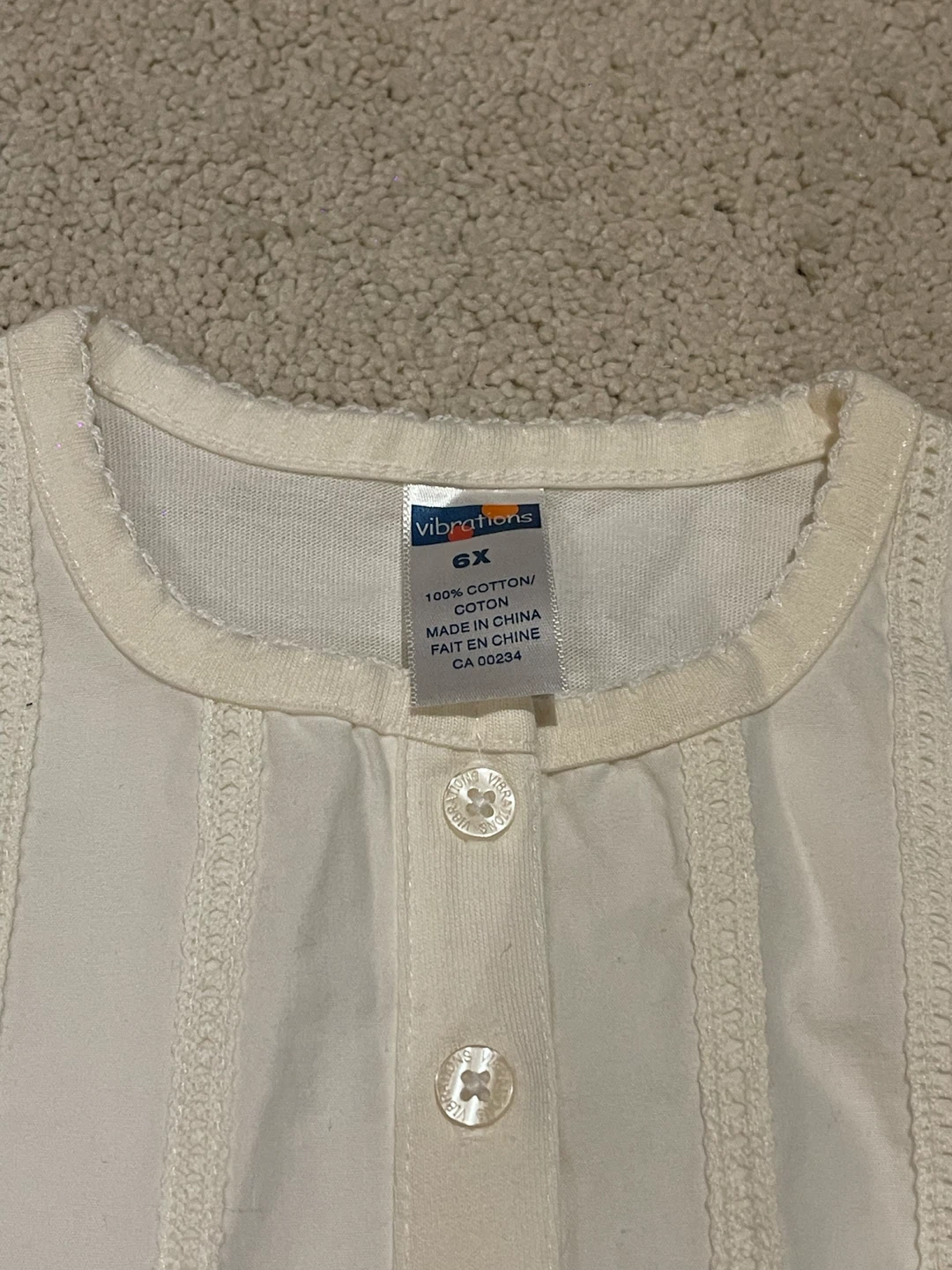 Vibrations Girls 6X Long Sleeve Cream Top - photo 2