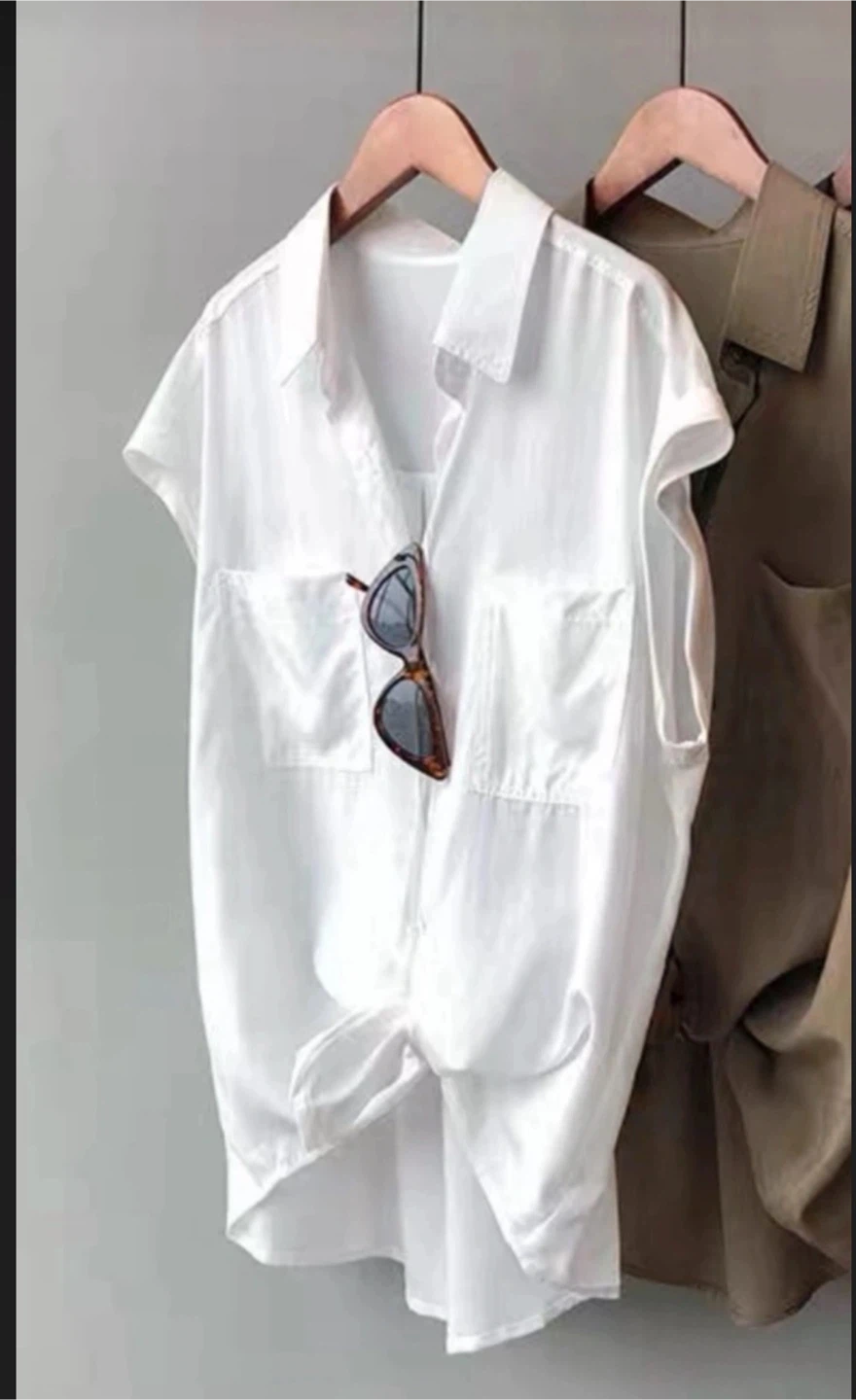 White Sleeveless Button-Up Shirt, brand new!🌴