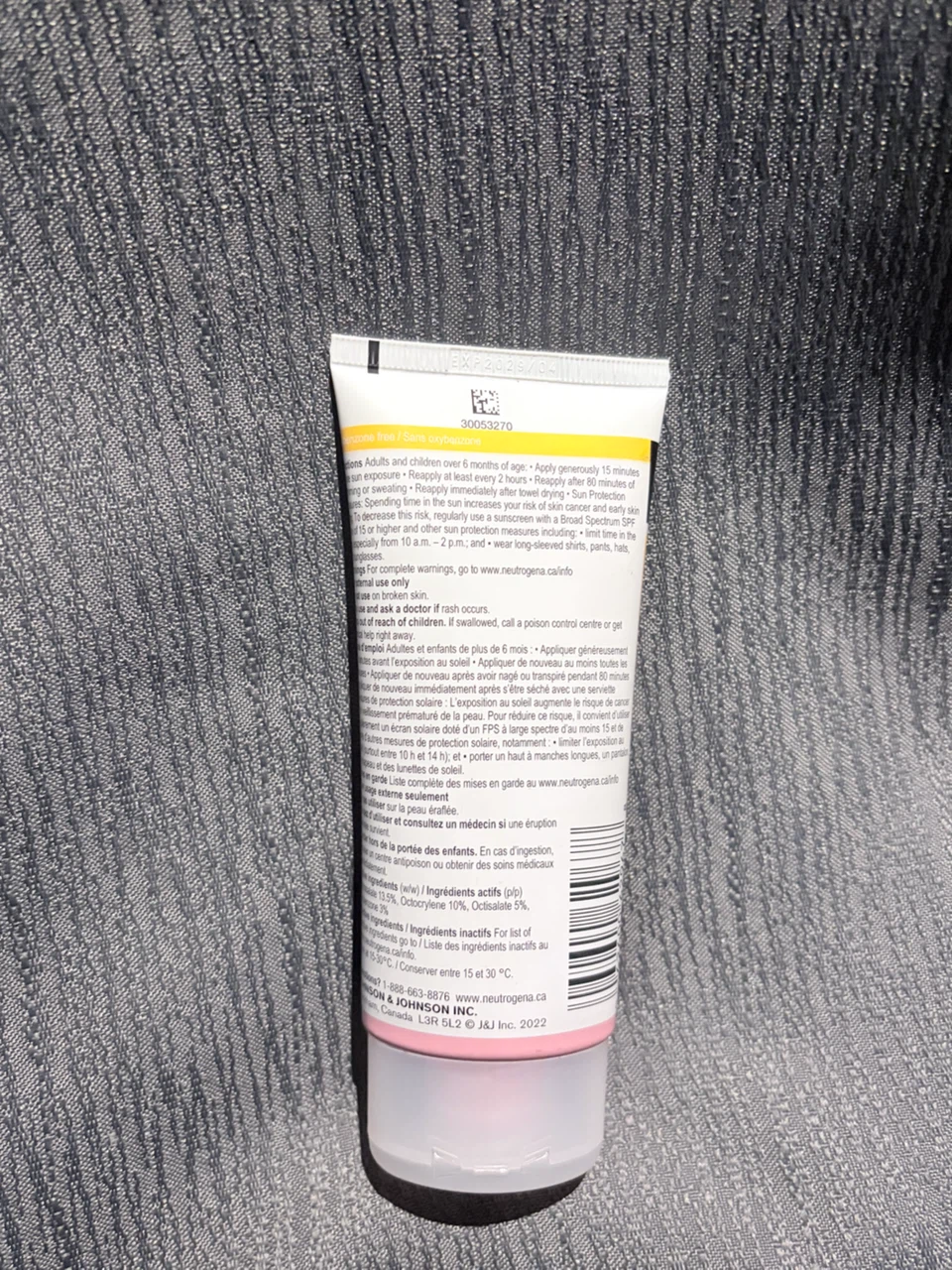 Neutrogena Invisible Daily Defense Sunscreen SPF 50+ 88 mL - photo 3