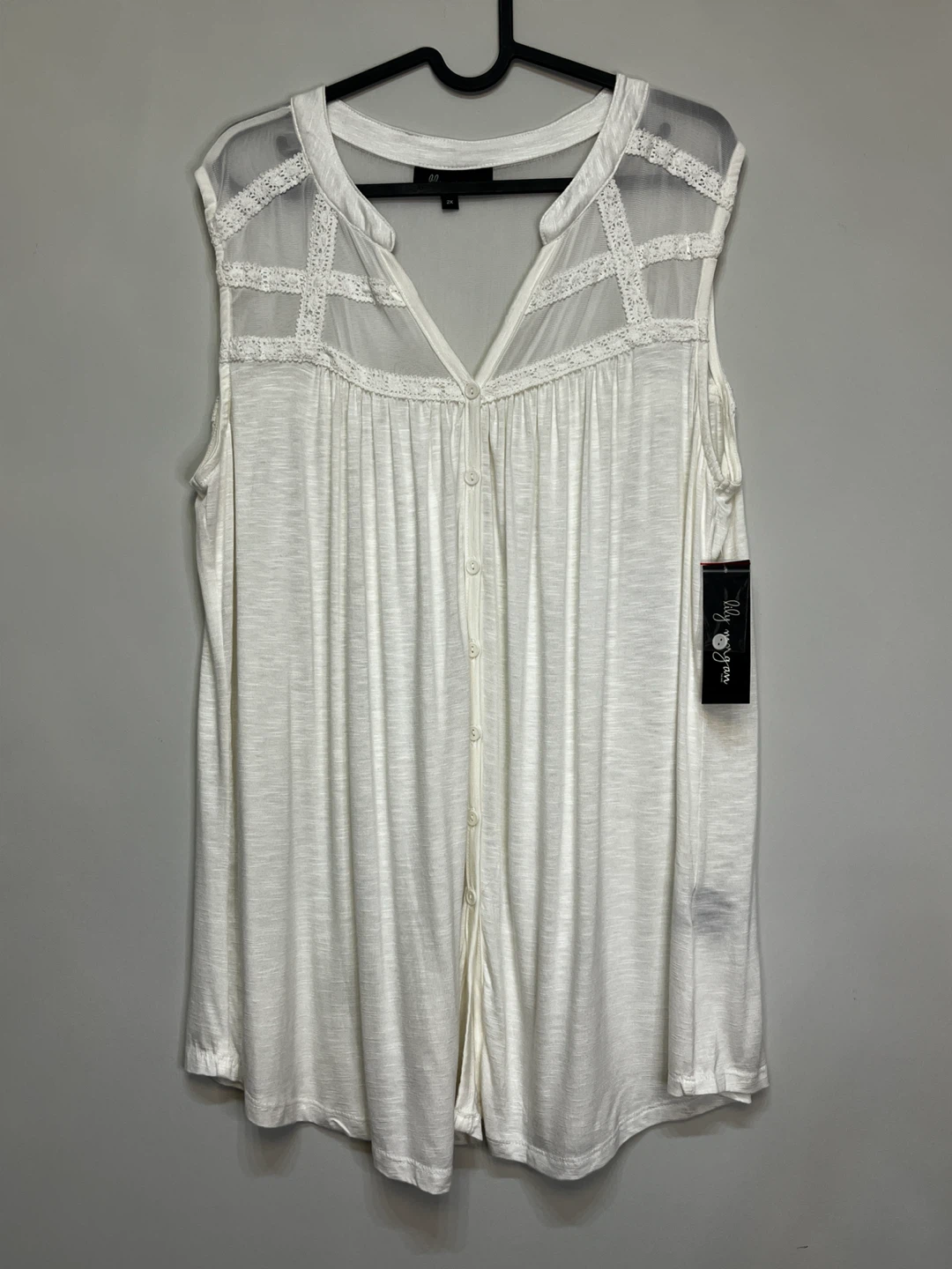 NWT - Lily Morgan White Sleeveless Button-Up Top