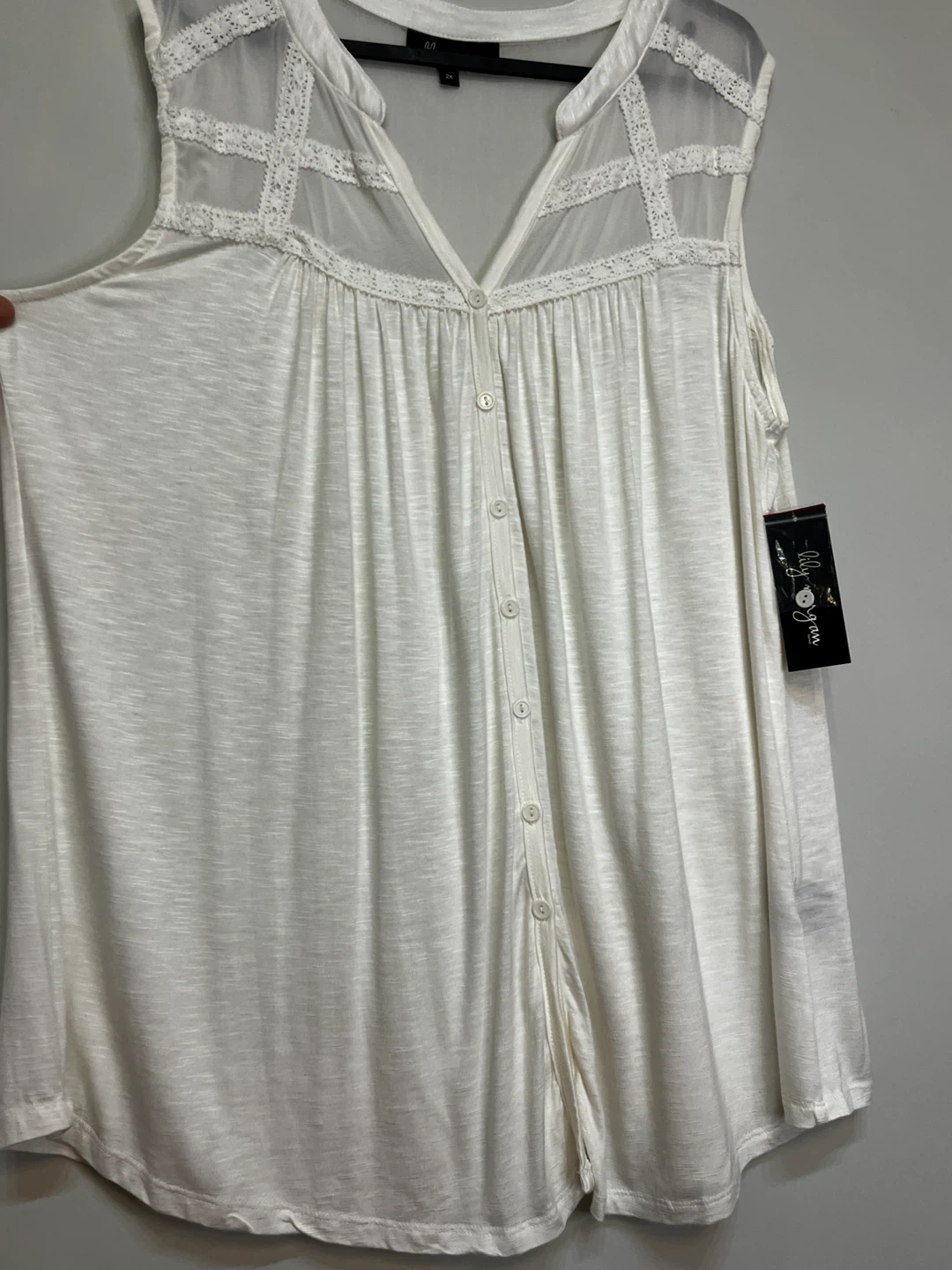 NWT - Lily Morgan White Sleeveless Button-Up Top - photo 3