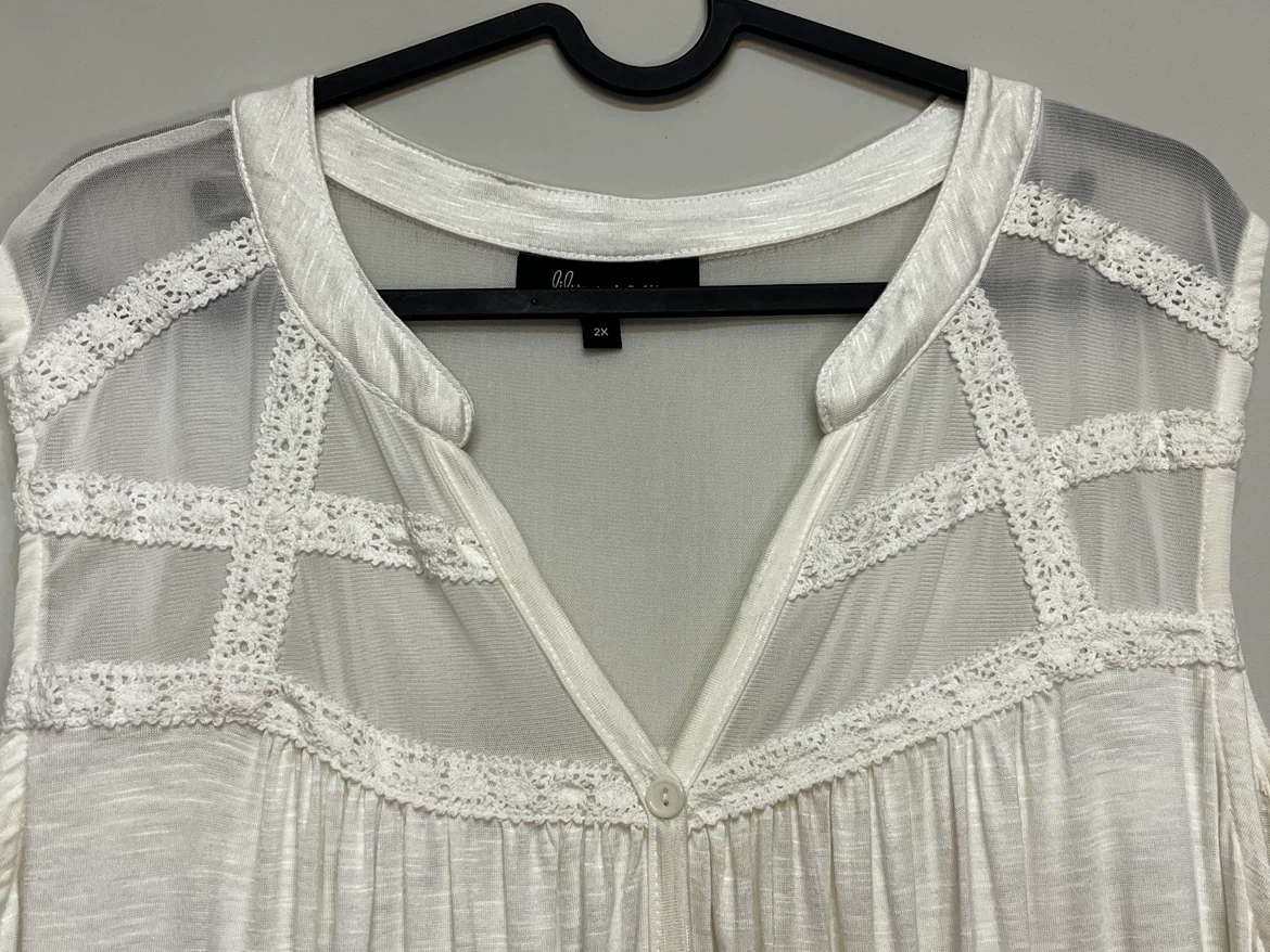 NWT - Lily Morgan White Sleeveless Button-Up Top - photo 4