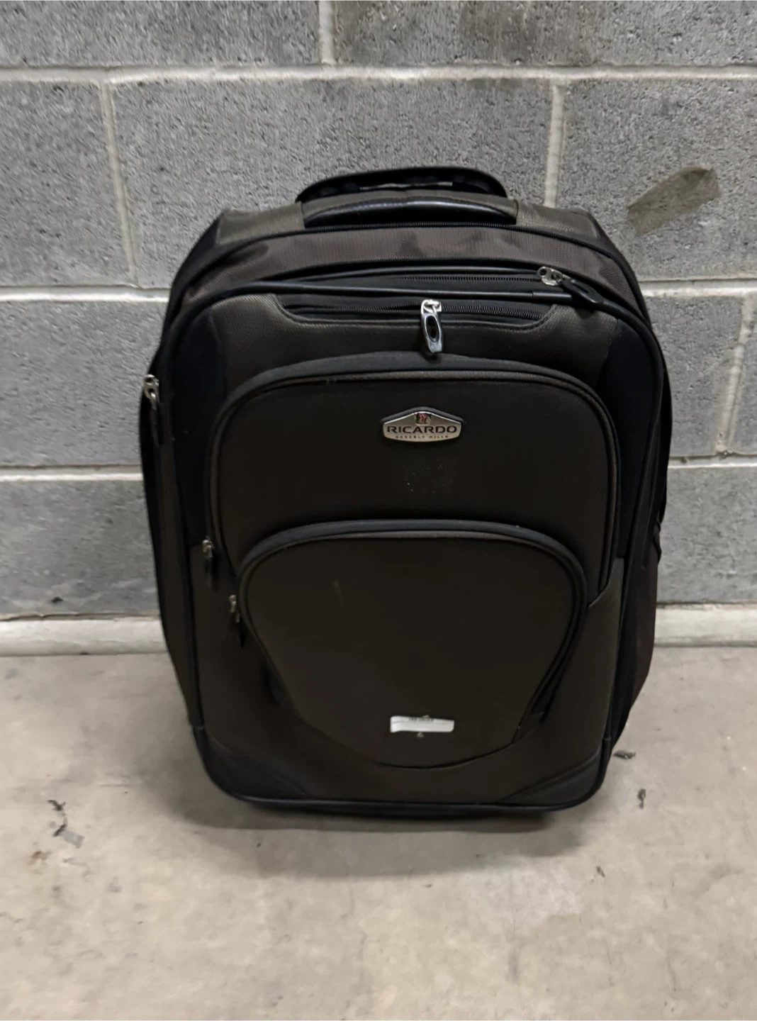 Ricardo Beverly Hills Luggag 23" Rolling Carry Luggage 18$ - photo 5
