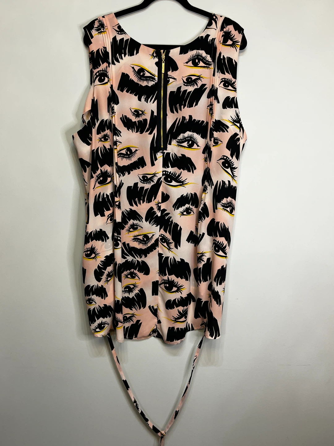 Women's Sleeveless Print Dress with Eye Pattern - photo 5