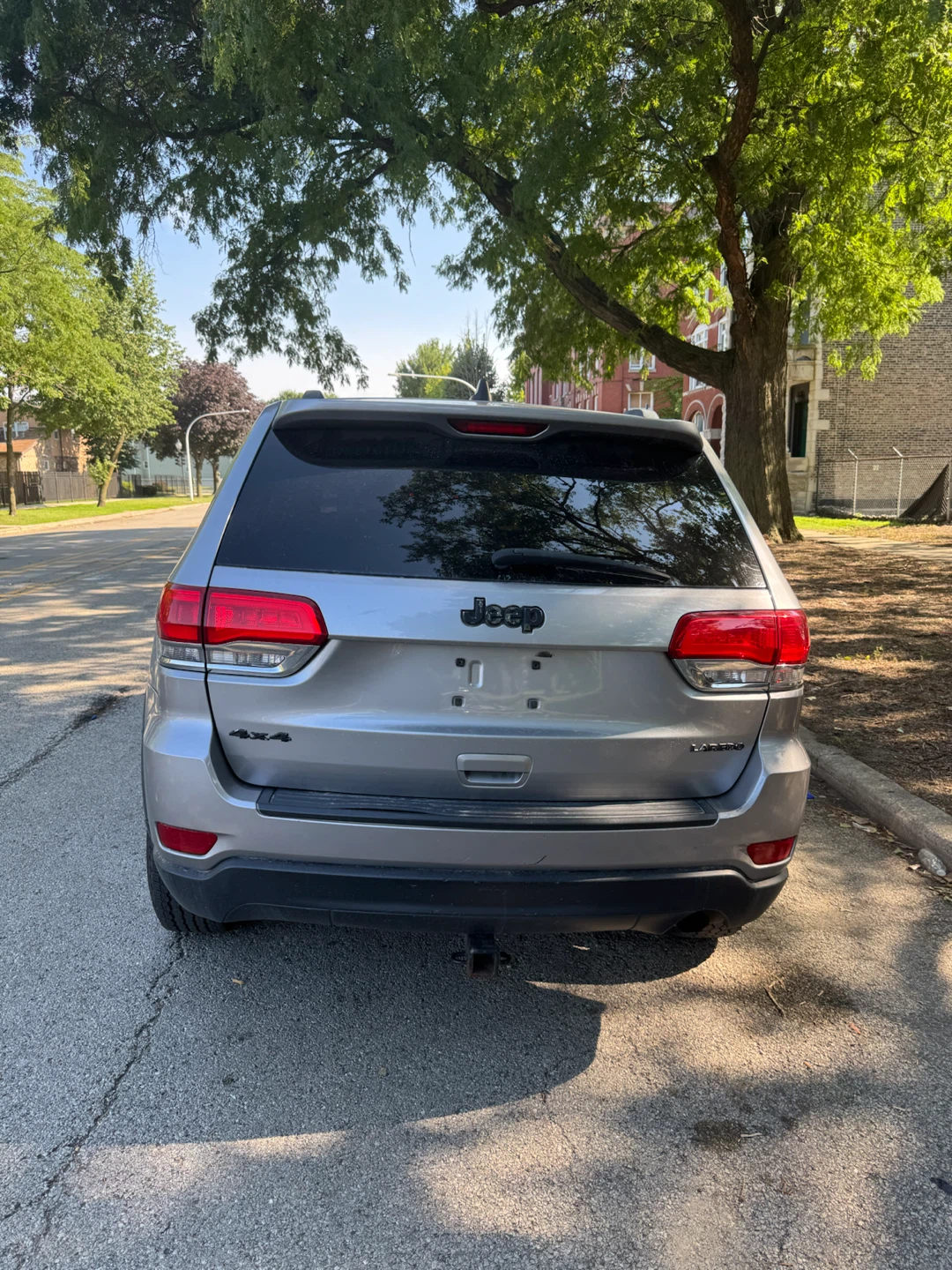 2014 Silver Jeep Grand Cherokee SUV - photo 4