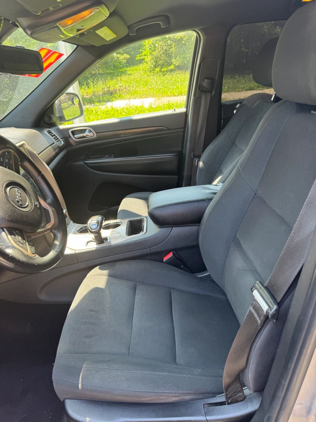 2014 Silver Jeep Grand Cherokee SUV - photo 5