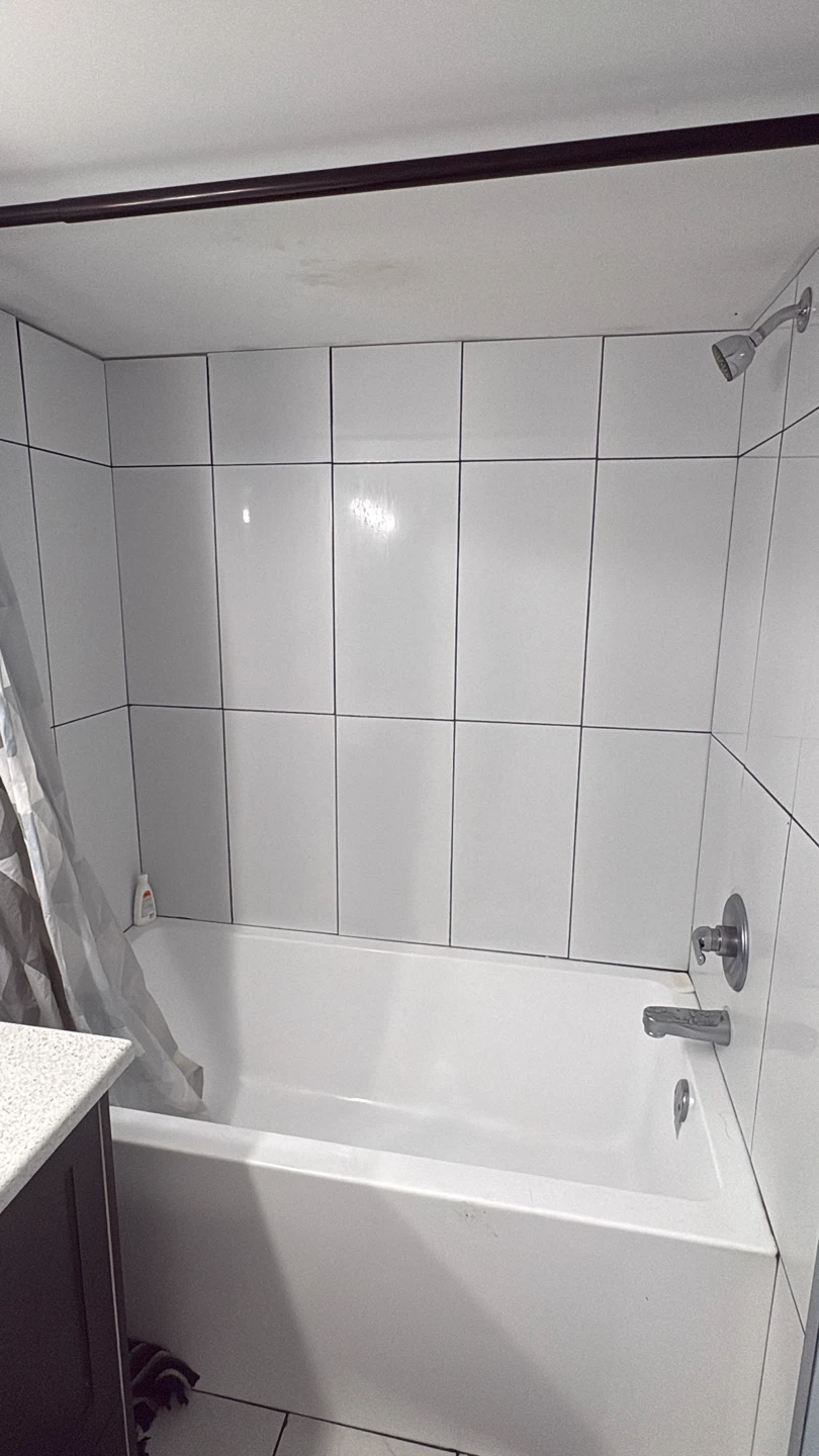 Private Room in Basement near Commercial Drive & SkyTrain - photo 2