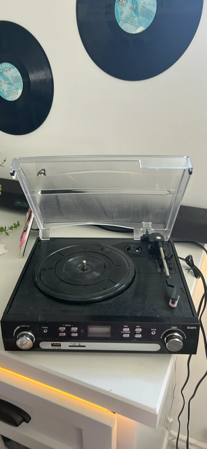 Retro Record Player with MP3