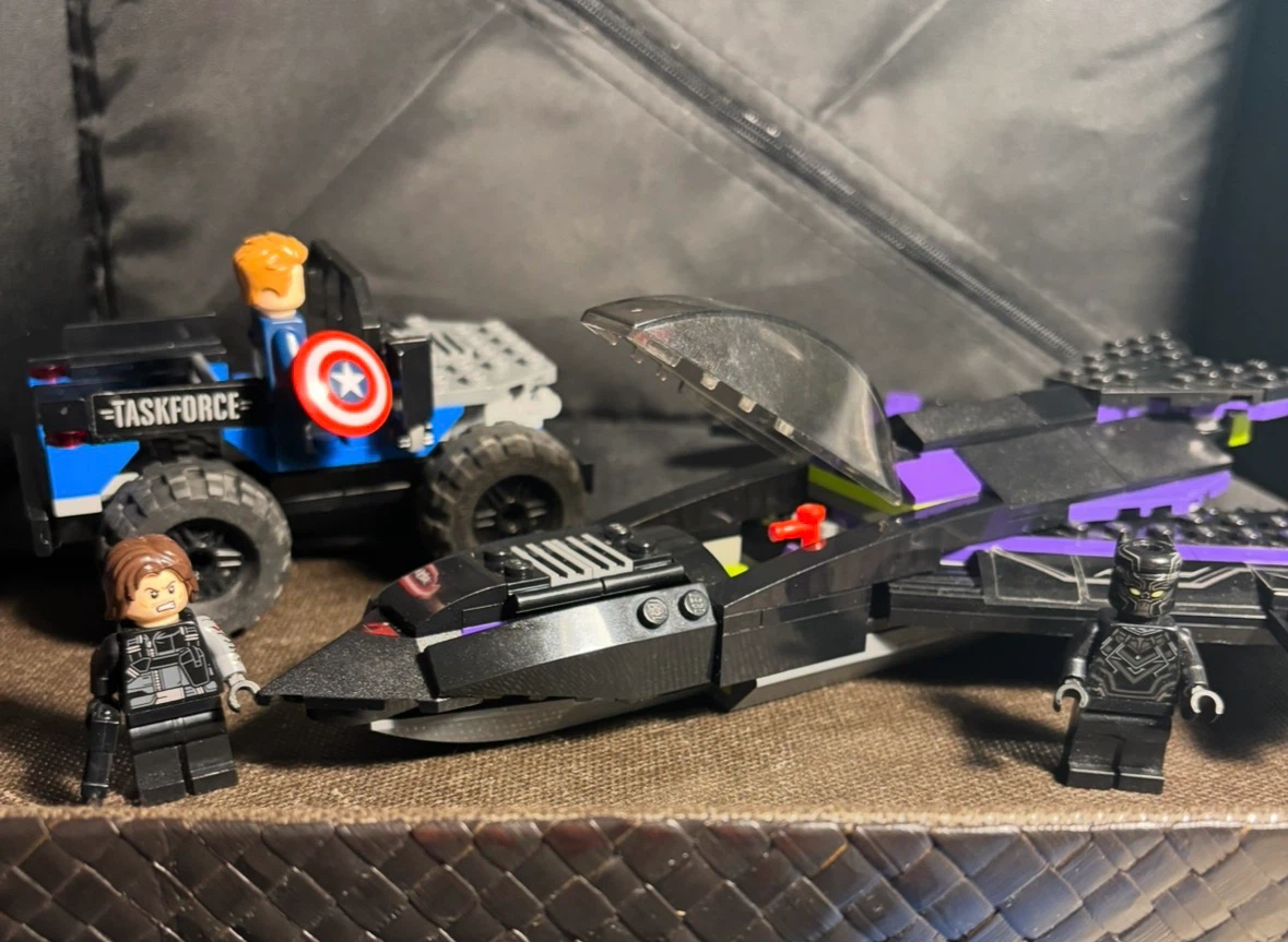 LEGO - Black Panther Pursuit Marvel set #76047 - 98% complete