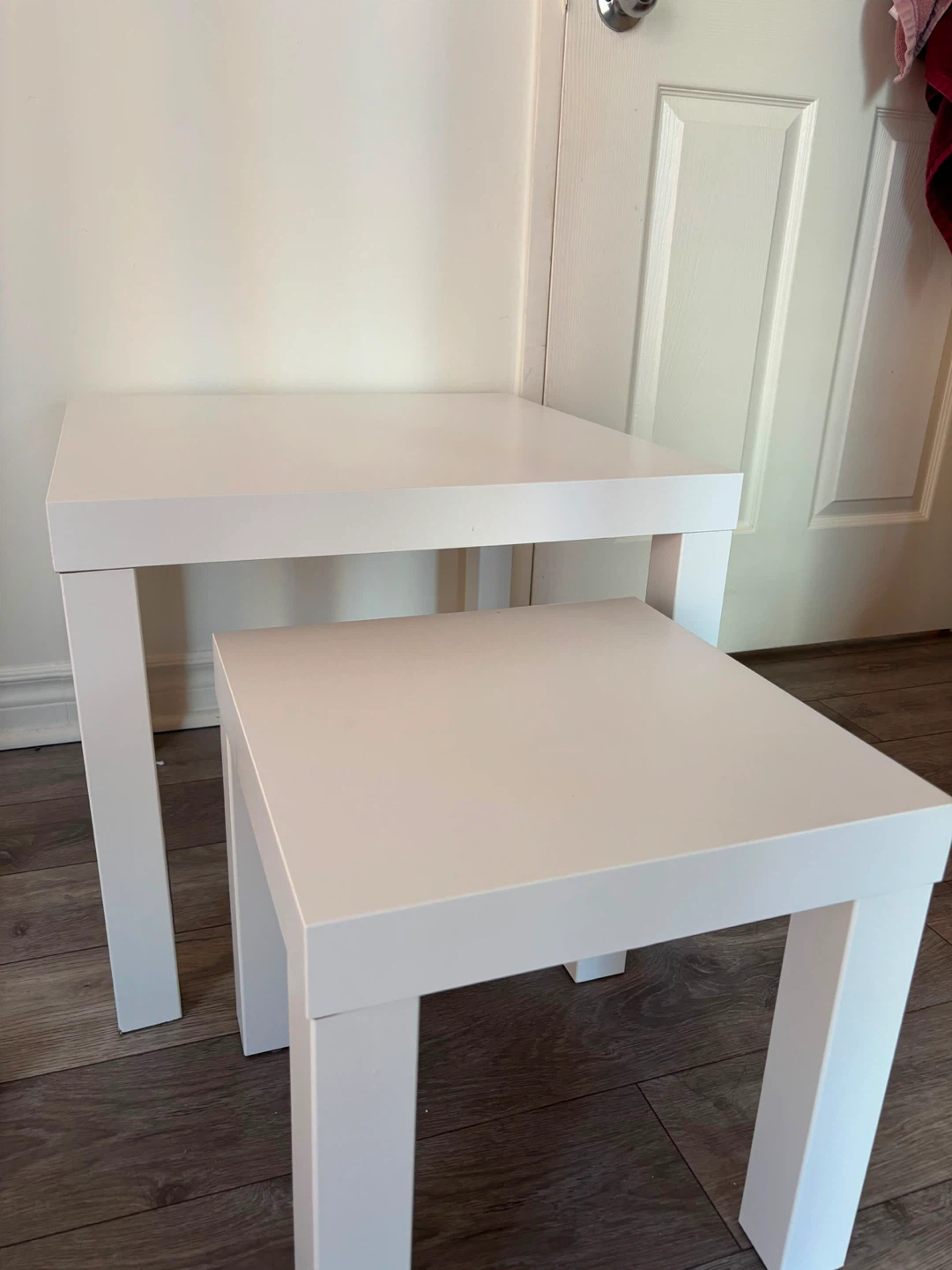 Set of 2 White Nesting Tables
