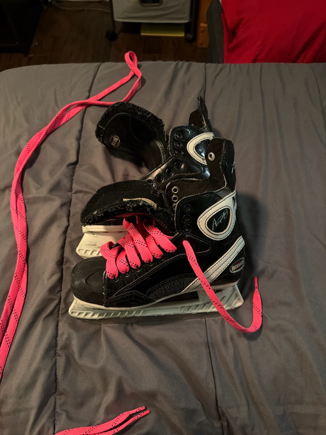 Girls ice skates