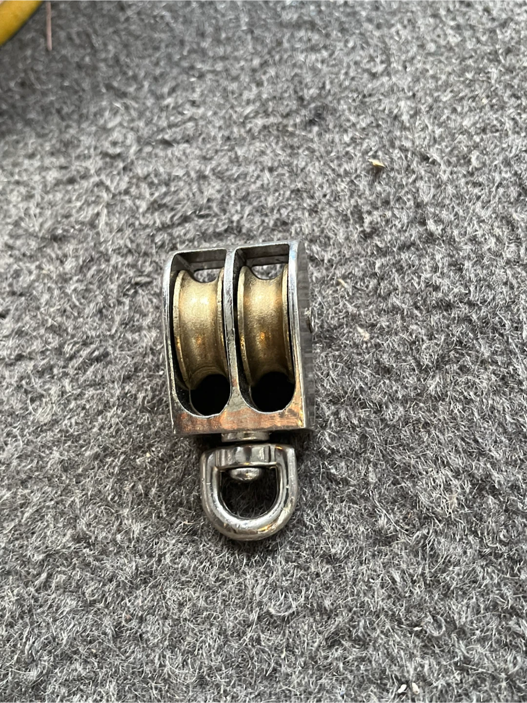 Double Pulley Swivel Eye