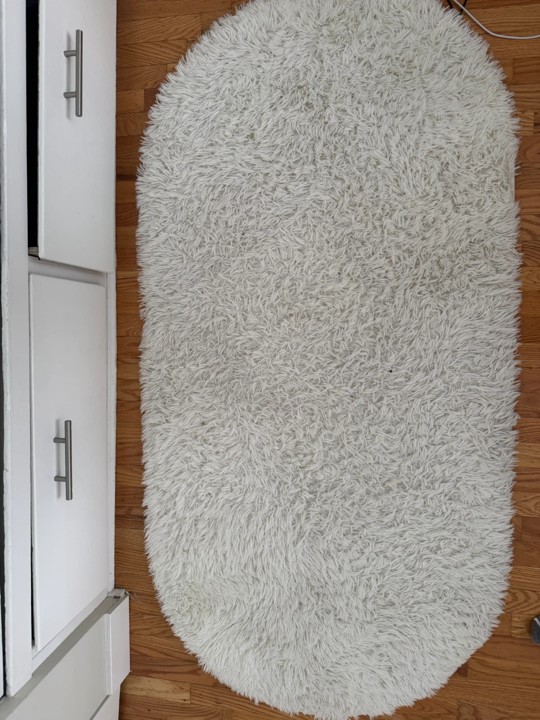 White Shaggy Oval Rug