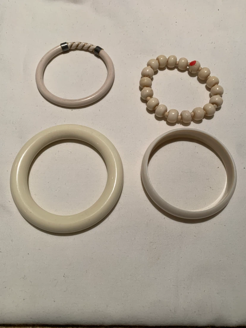 Set of 4 cream coloured bangles and bracelets - photo 2