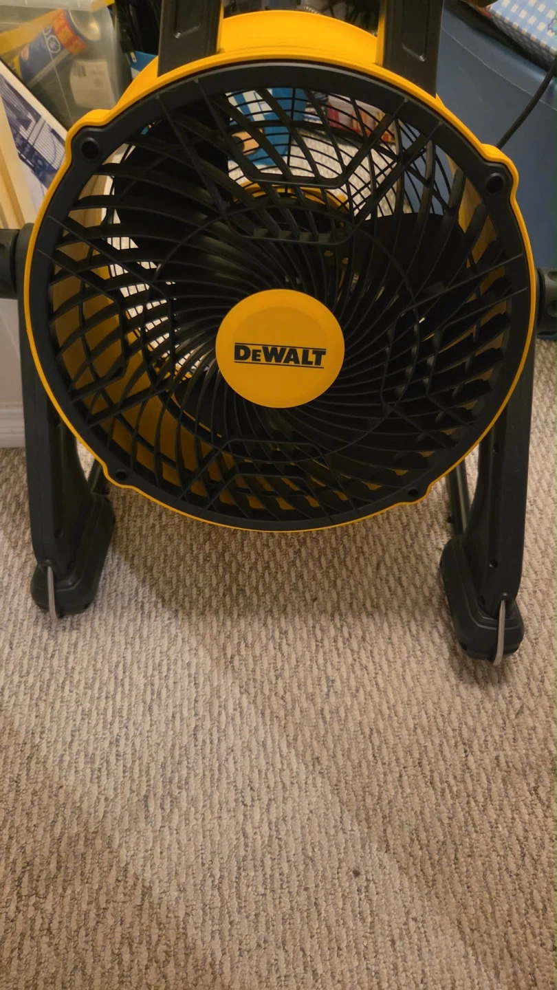 16” DEWALT benchtop fan