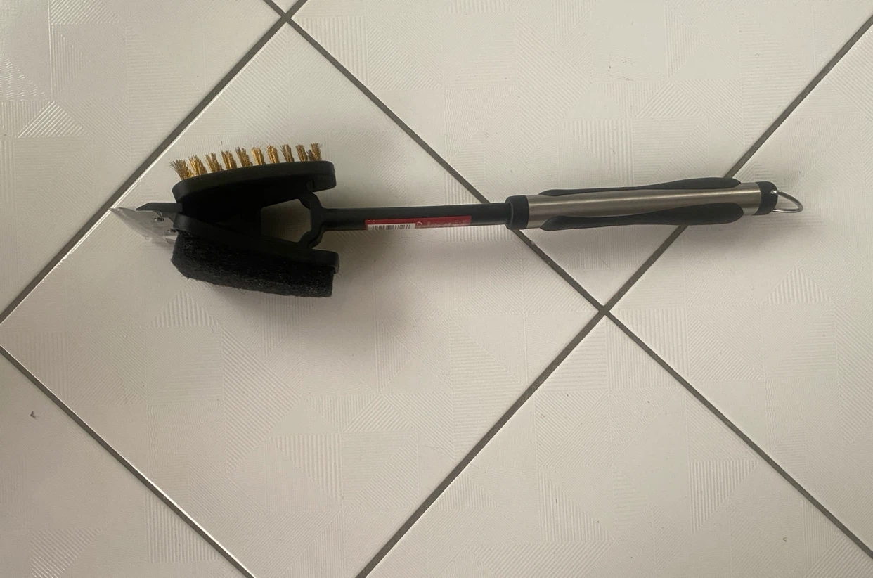 Loblaws BBQ  Grill Brush, Srubber & Scraper Combo ($12 Each) - photo 3