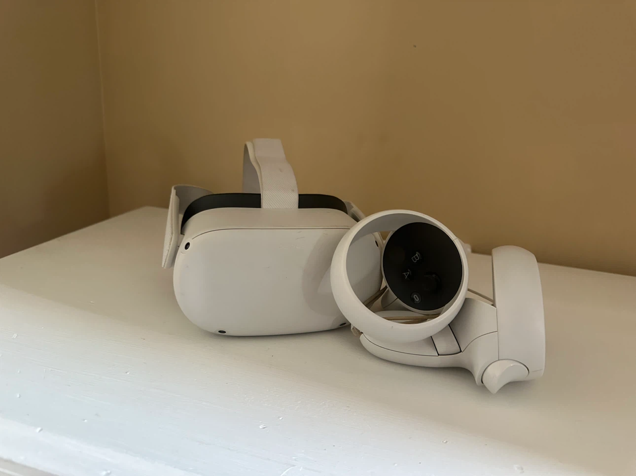 Meta Quest 2 VR Headset with Controllers - photo 2
