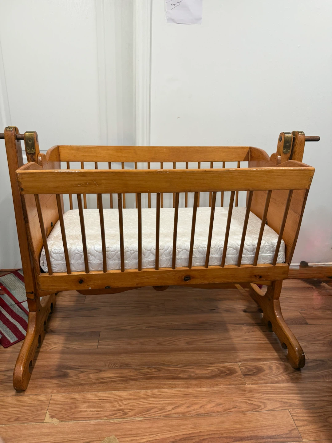Vintage wooden baby cradle with bed - photo 3