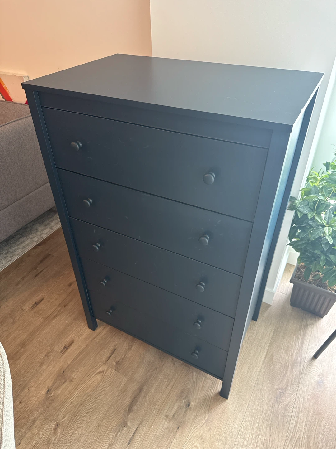 Black 5-Drawer Dresser