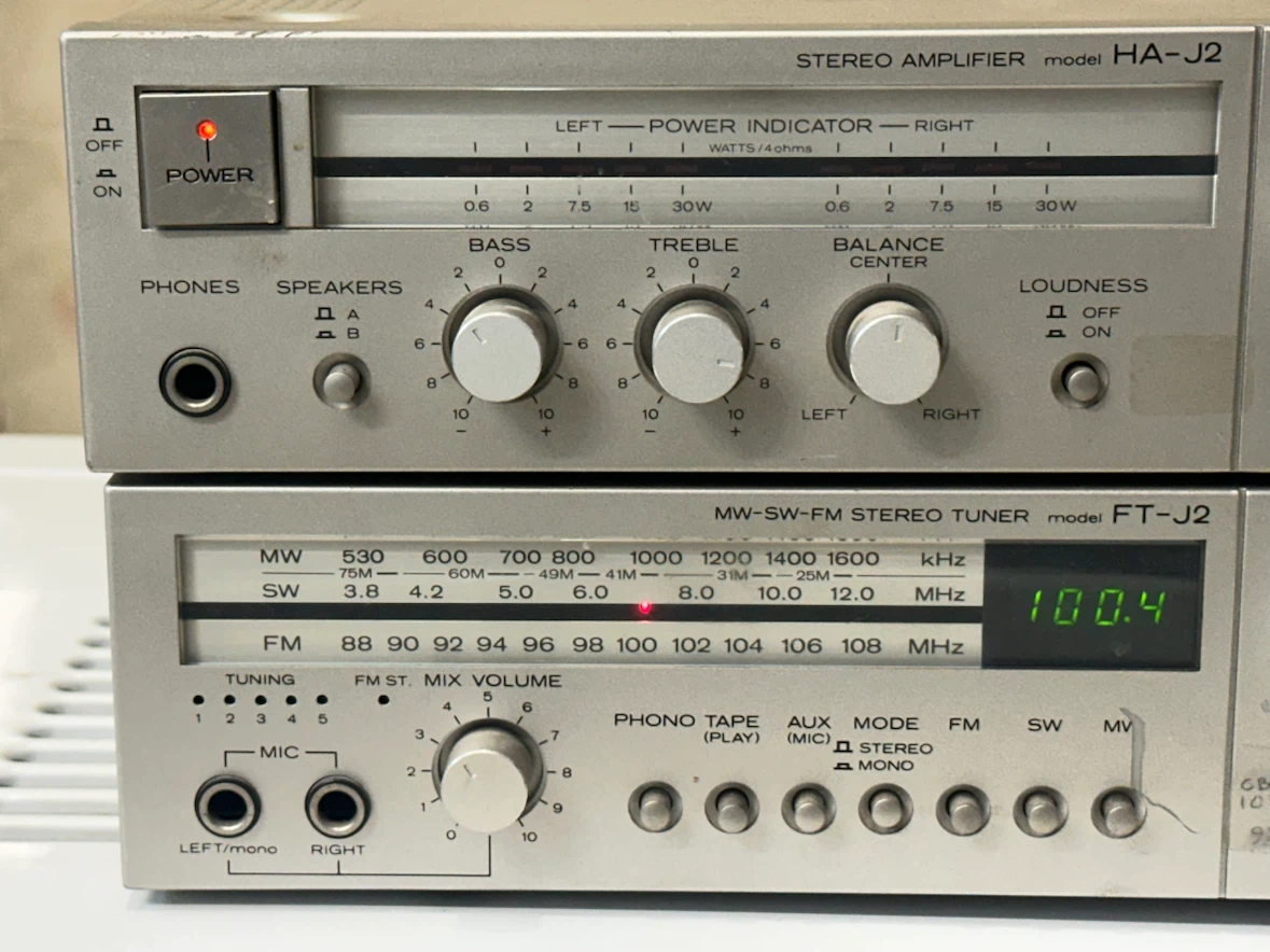 Hitachi mini  HA-J2 integrated Amplifier & FT-J2 Tuner-FM MW LW - photo 2
