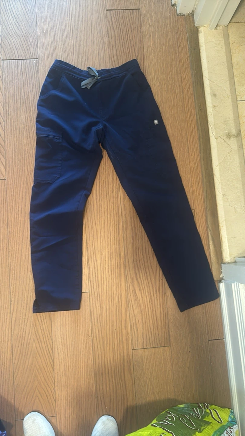 FIGS Scrubs - photo 2