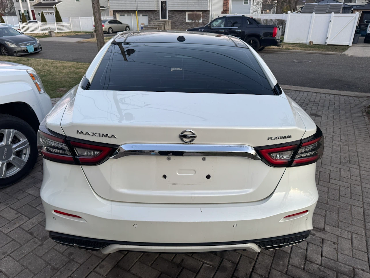 Nissan Maxima Platinum Sedan