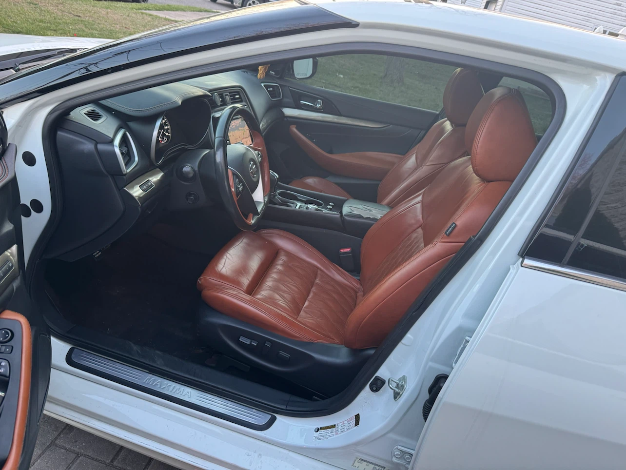Nissan Maxima Platinum Sedan - photo 4