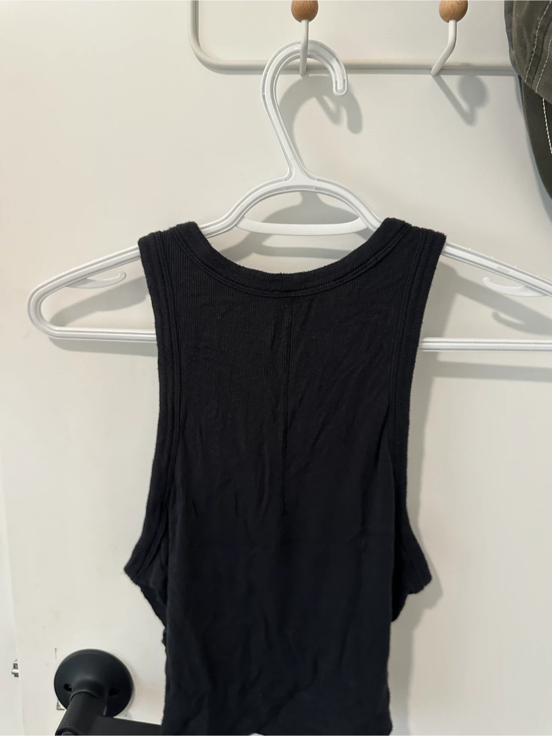 Lululemon Black Ribbed Tank Top Size 8 - photo 3
