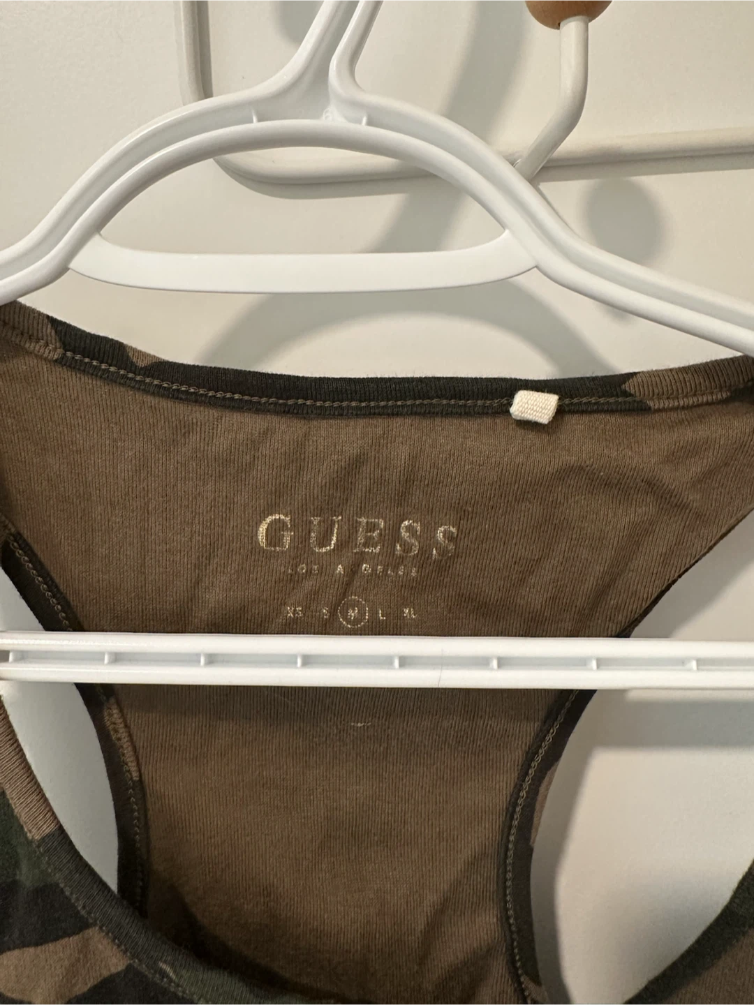 GUESS Camouflage Tank Top with Lips Graphic - Size M - photo 2