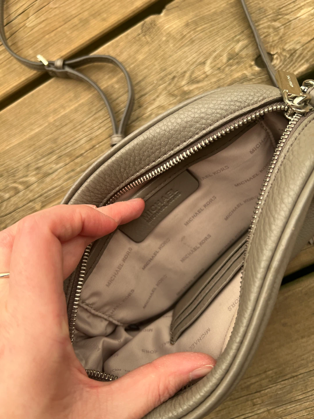 Michael Kors Grey Leather crossbody bag - photo 4