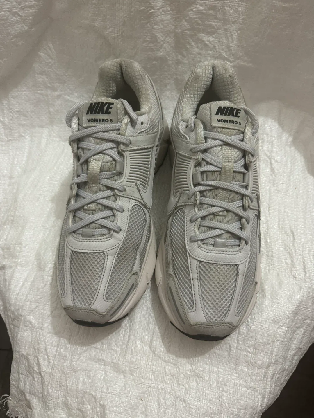 Nike Vomero 5 Running Shoes