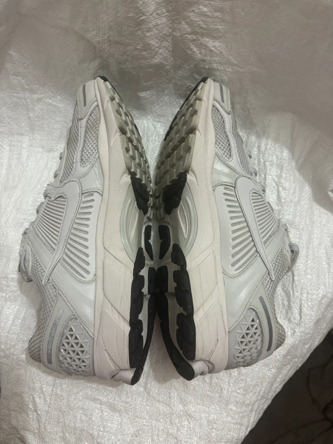 Nike Vomero 5 Running Shoes - photo 4