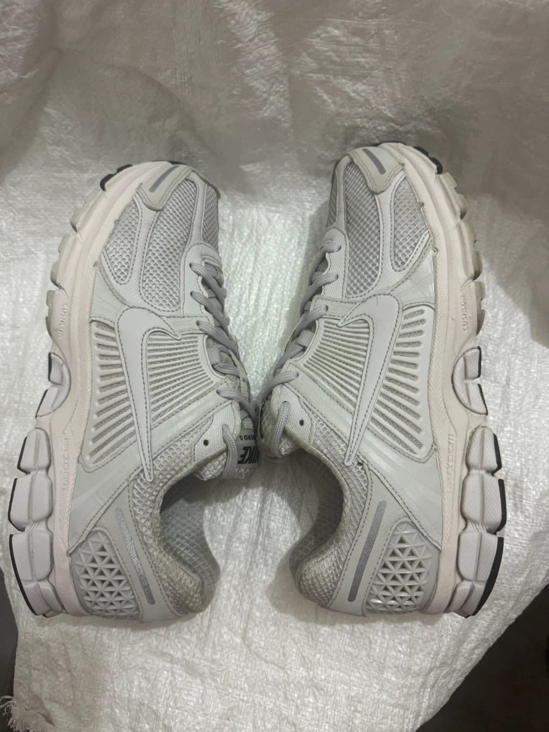 Nike Vomero 5 Running Shoes - photo 5