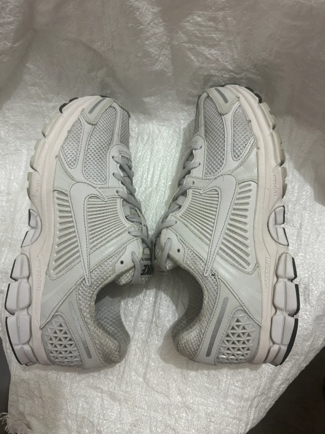Nike Vomero 5 Running Shoes - photo 5