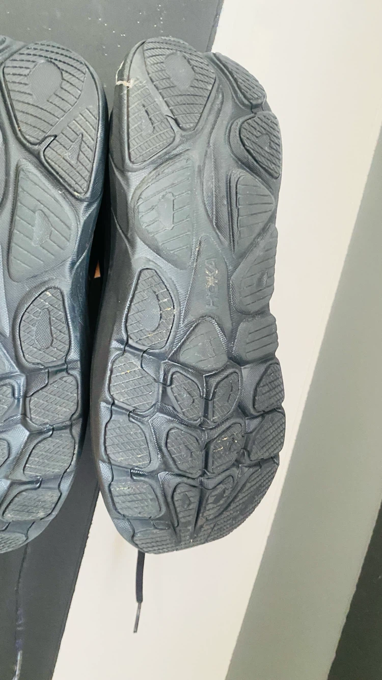Hoka Clifton size 9.5 - photo 3