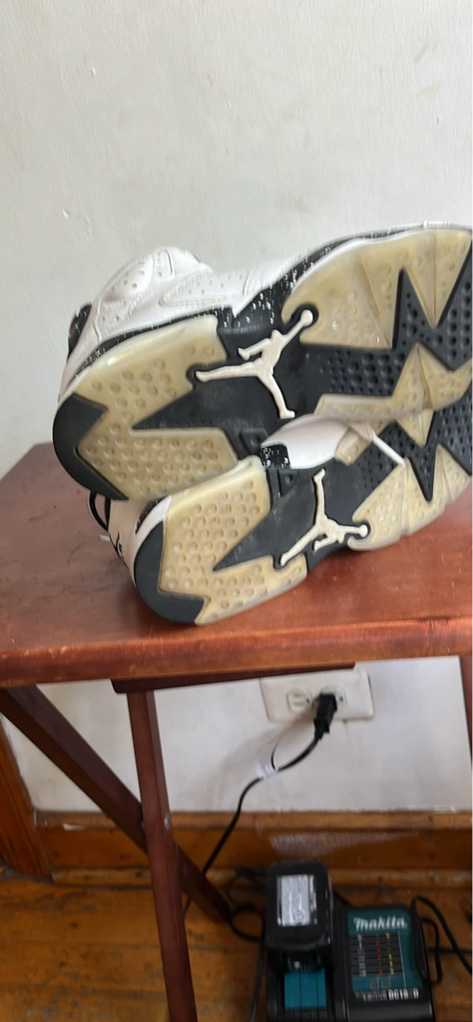 Air Jordan 6 Retro Sneakers - photo 4