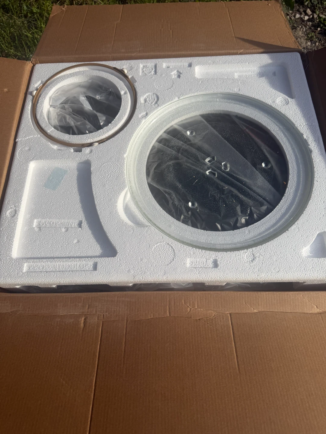 Whirlpool Microwave Oven - photo 2