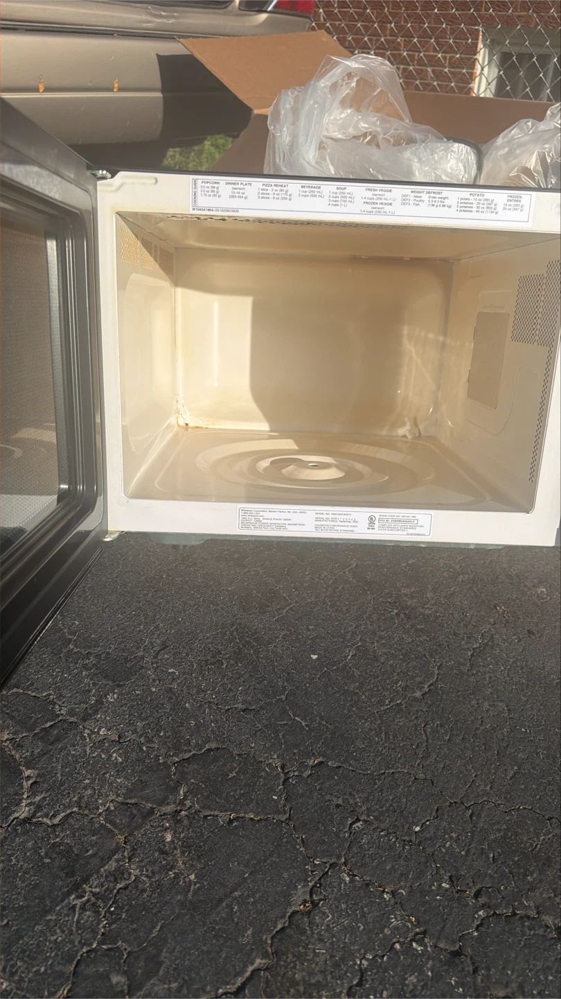 Whirlpool Microwave Oven - photo 4