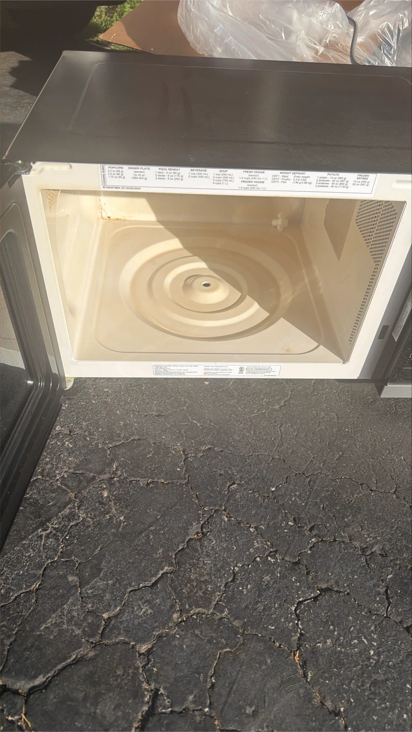 Whirlpool Microwave Oven - photo 5