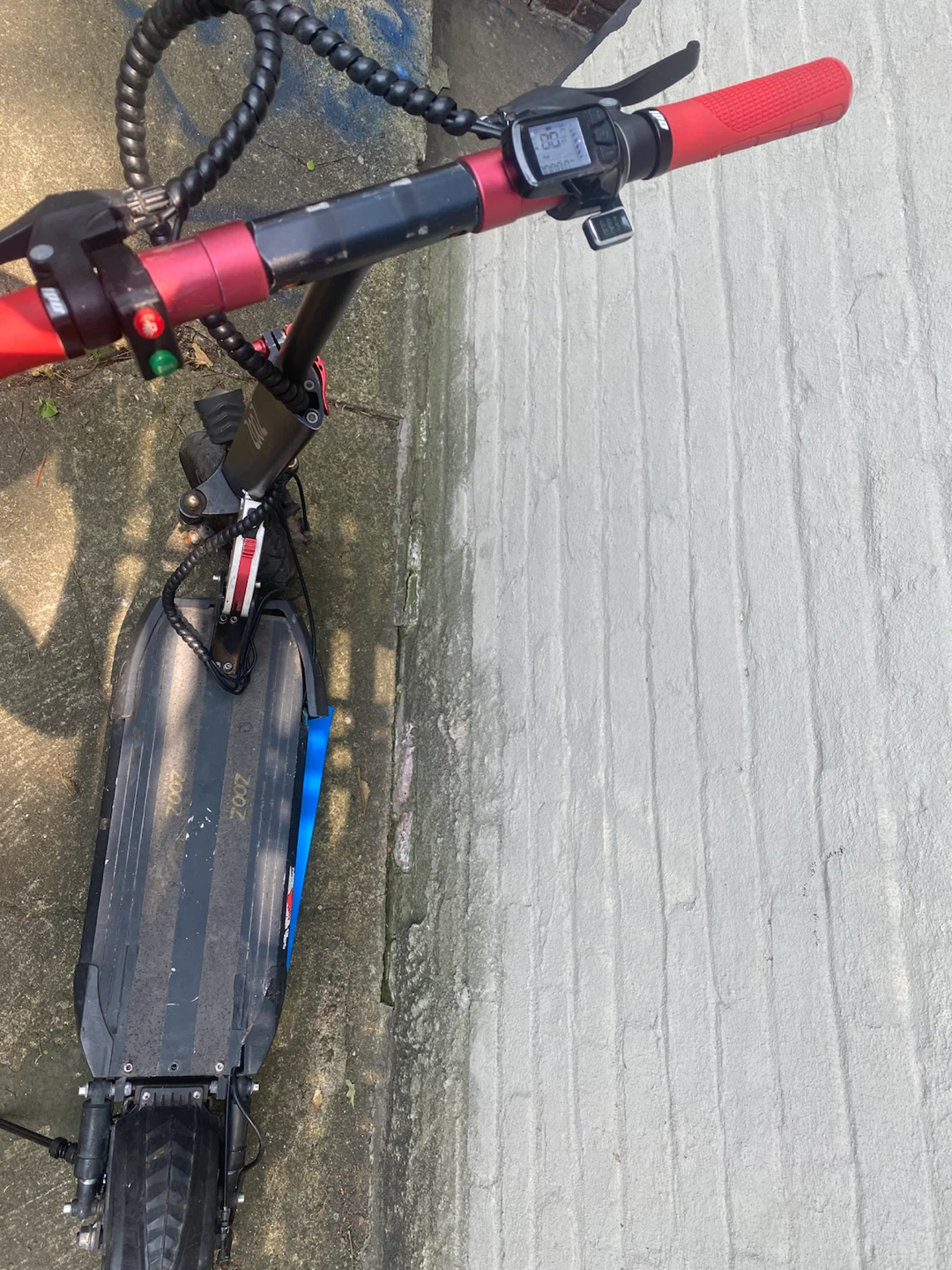 ZOOZ Urban Ride Electric Scooter - photo 2