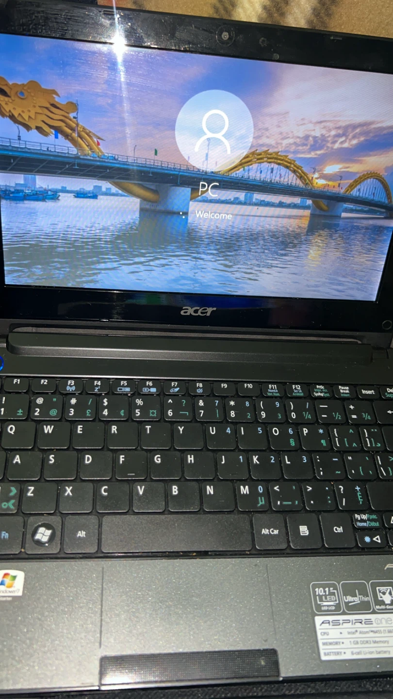 Acer Aspire One D25E Series Netbook - photo 4