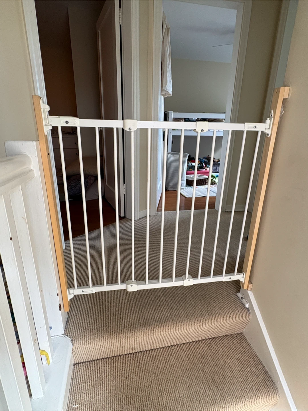 KidCo Baby Gate Angle Mount Safeway
