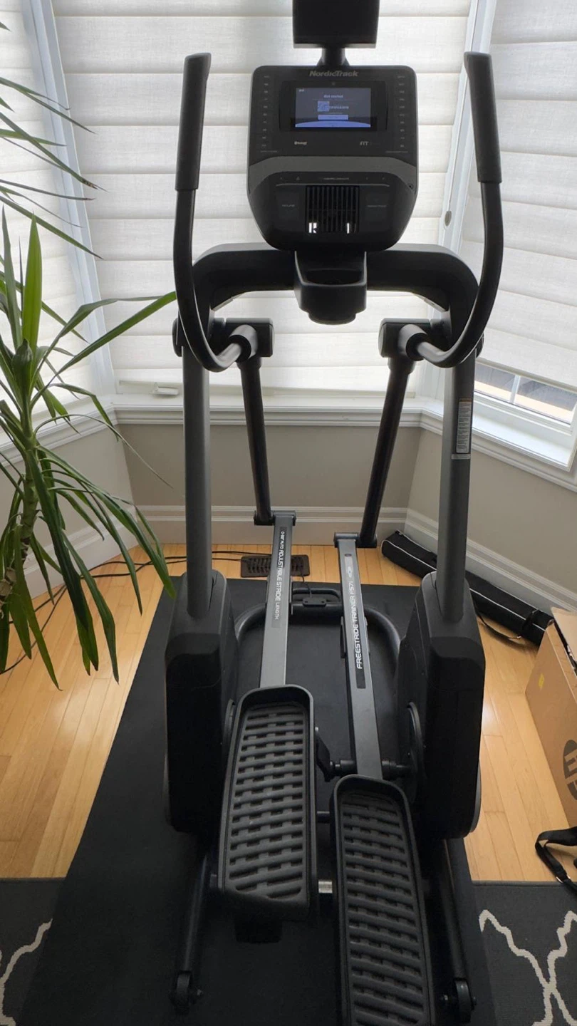 NordicTrack FreeStride Trainer FS5i Elliptical - photo 2