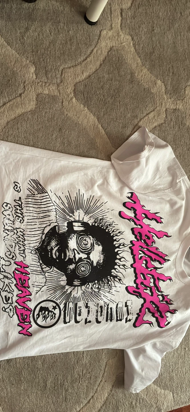 Hellstar White Graphic T-Shirt Size Medium