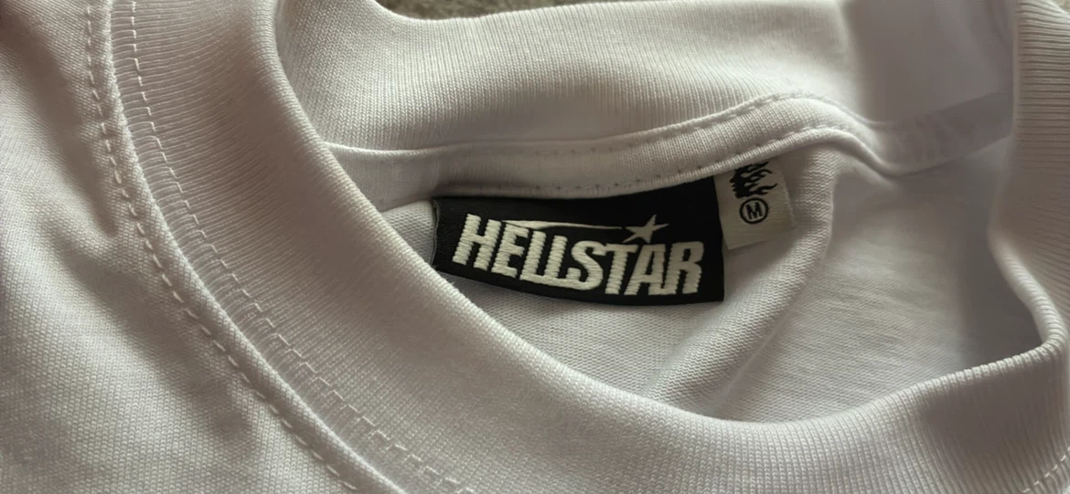 Hellstar White Graphic T-Shirt Size Medium - photo 2
