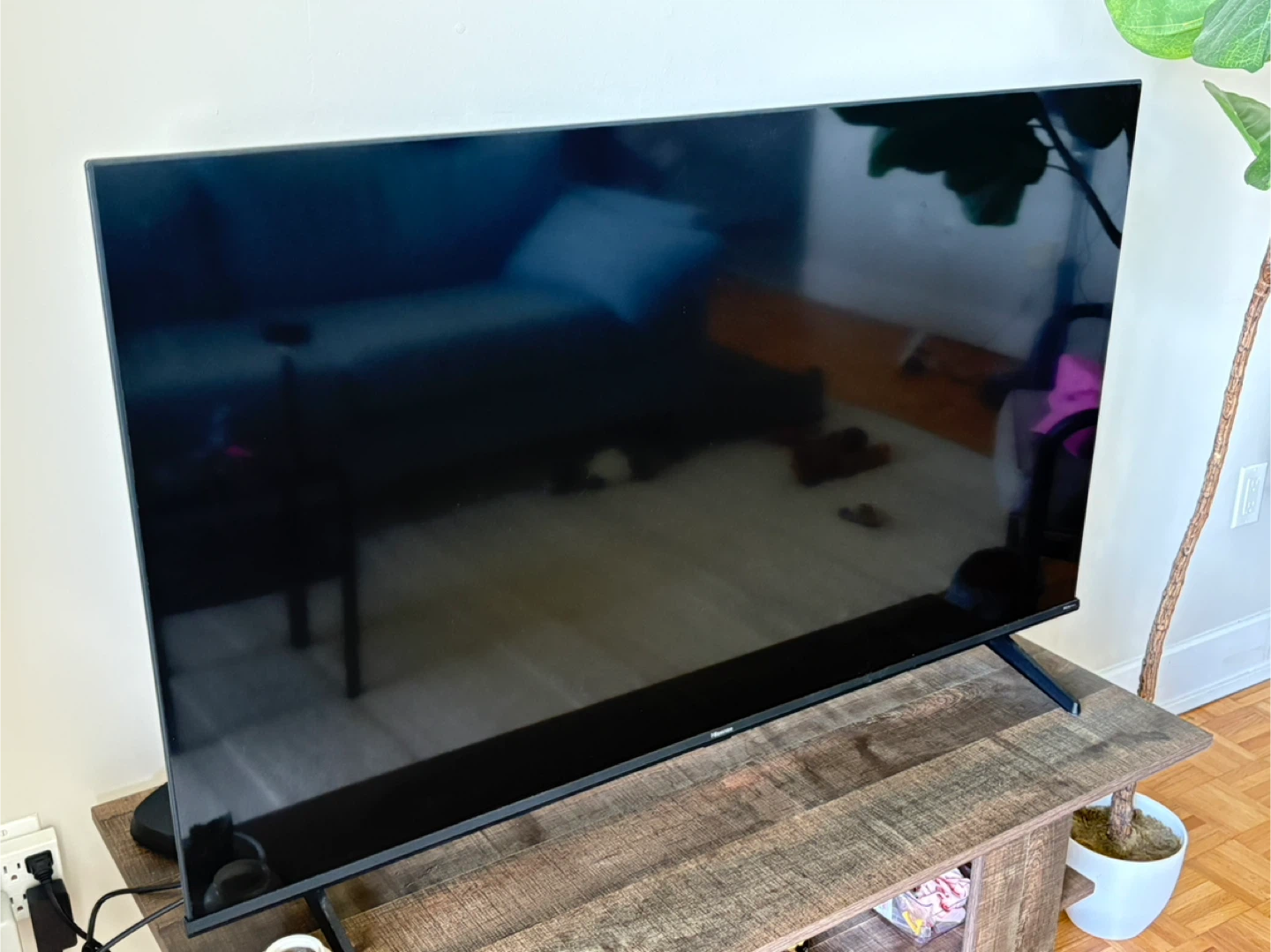 Hisense 50A6KV Roku TV - photo 2