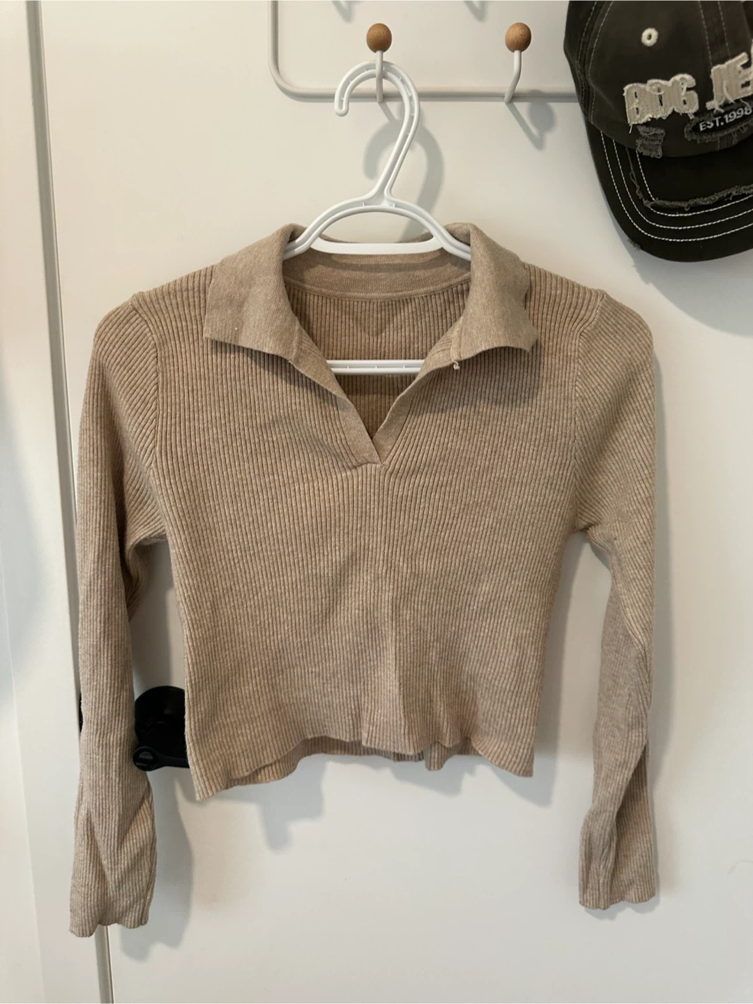 Women's Tan Ribbed Collared Cropped Sweater