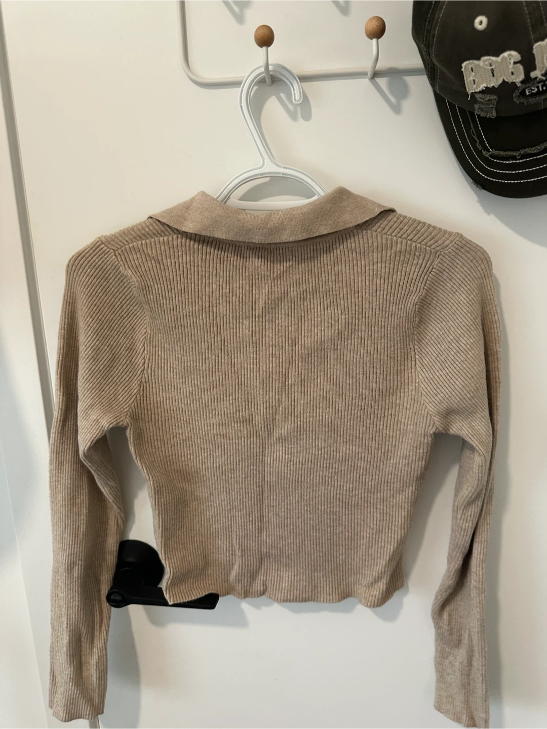 Women's Tan Ribbed Collared Cropped Sweater - photo 2