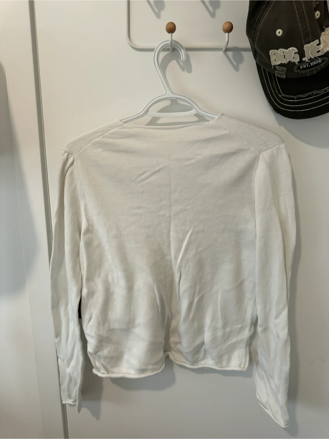 Brandy melville White V-Neck Long Sleeve Sweater - photo 2