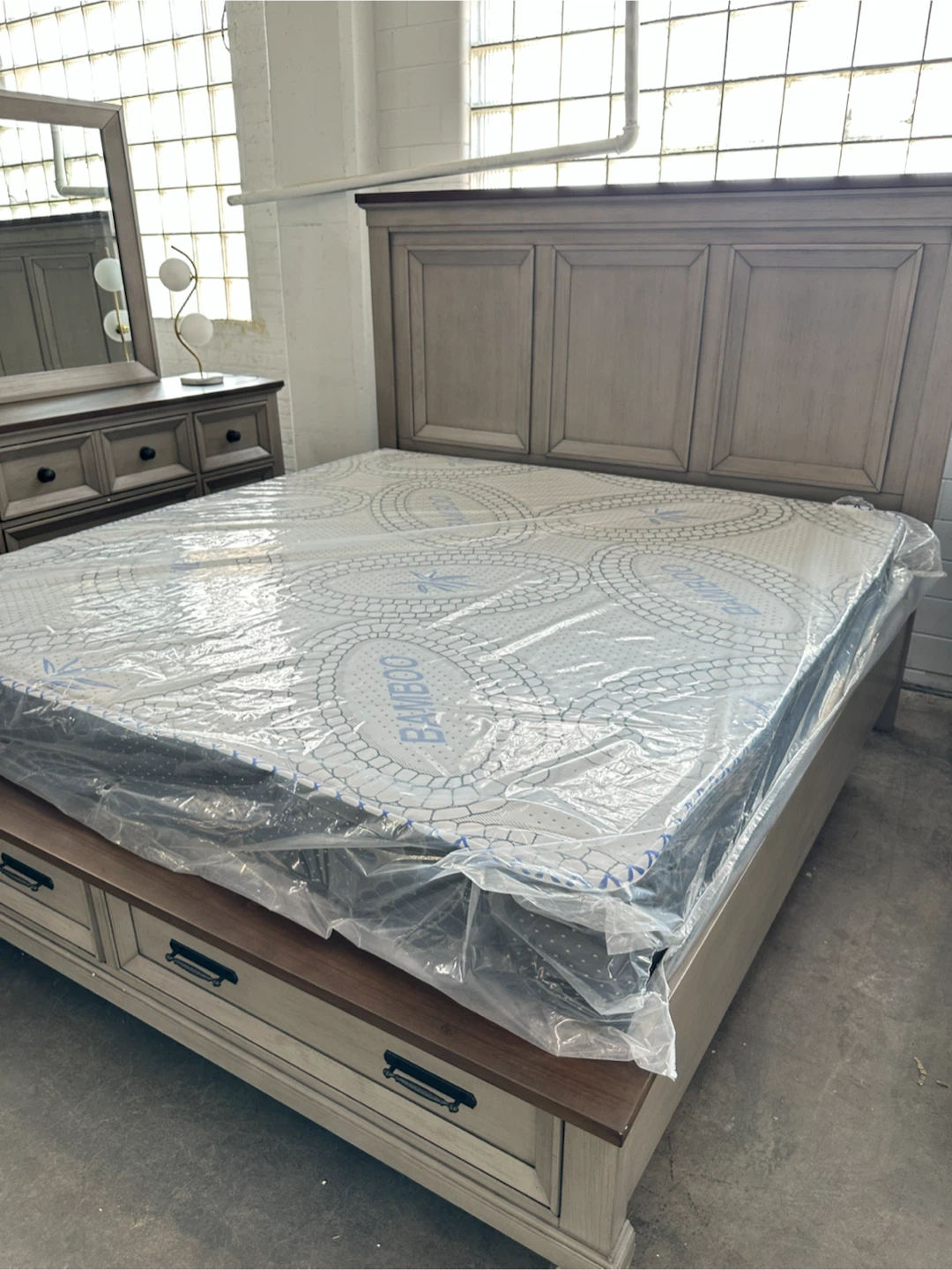 Royal Collection Bedroom Set - photo 4